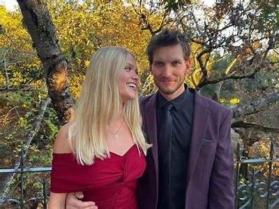 Who Is Carson Fagerbakke, Scott Michael Foster Girlfriend? Dating History and Relationship
