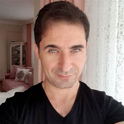 Who Is Ozkan Mustafa, Owner of Ragman Sahaf Bookstore in Istanbul, Turkey That Displayed ‘Jews Not Allowed’ Sign?
