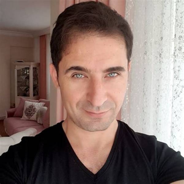 Who Is Ozkan Mustafa, Owner of Ragman Sahaf Bookstore in Istanbul, Turkey That Displayed ‘Jews Not Allowed’ Sign?