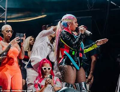 Who Looked the Baddest at Vh1'S 'Dear Mama' Taping?