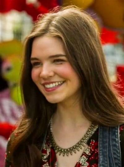 Who Plays Sienna in Modern Family?
