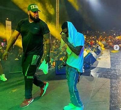 Wizkid’s Bodyguard, Roy Cries out After Slay Queen Stole His iPhone at Club