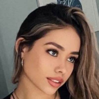 Ximena Villanueva - Age, Family, Bio