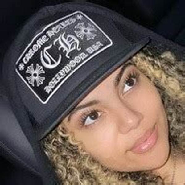 Yanelle Hernandez - Age, Family, Bio