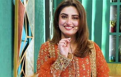 Zaynab Bukhari Height, Weight, Net Worth, Age, Birthday, Wikipedia, Who, Nationality, Biography
