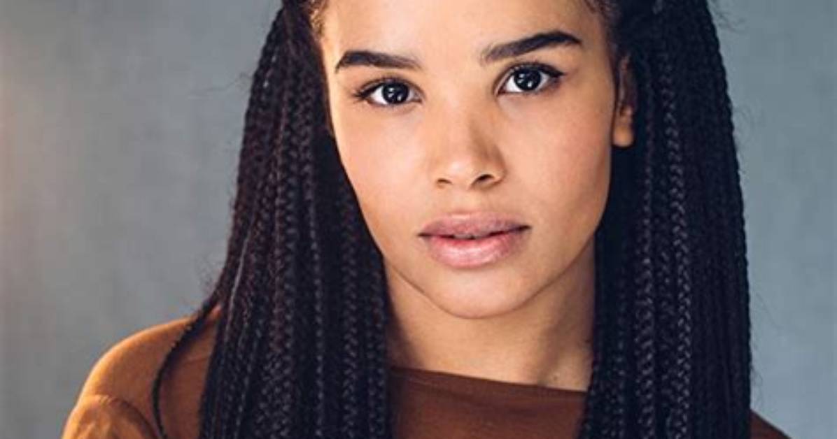 Zoe Robins Bio (Wiki)