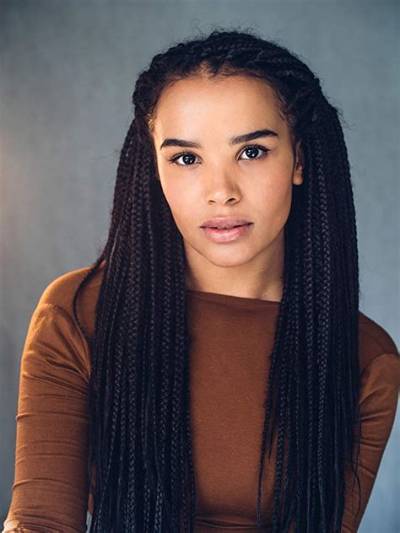 Zoe Robins Bio (Wiki)